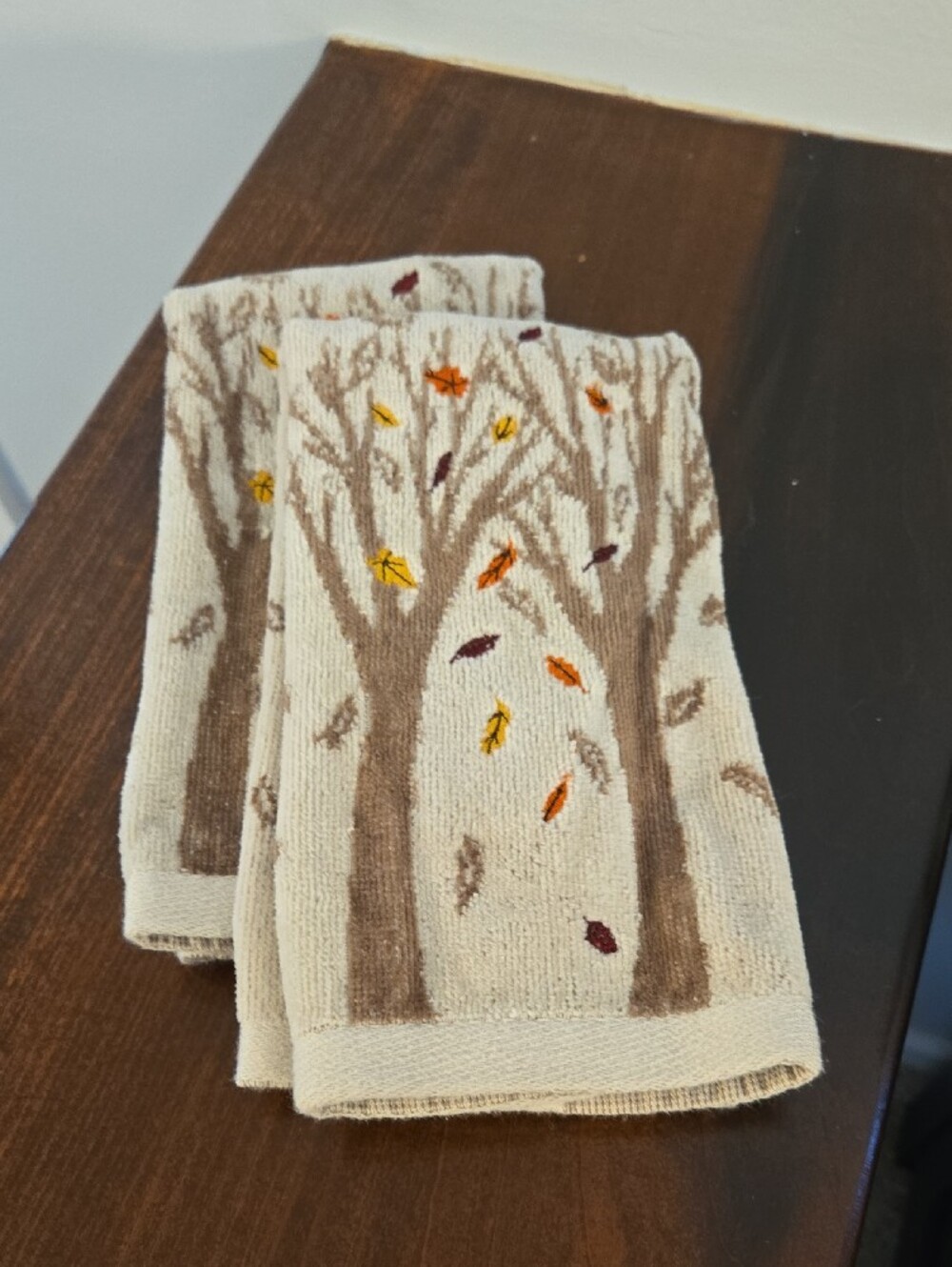 Home Bath Autumn Tree Hand Towels And Finger Towels With A Micheal Design Soap. - Picture 3 of 4